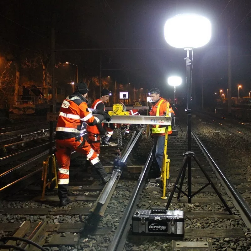 Ballon éclairant Airstar sur perche P350TA pour travaux ferroviaires