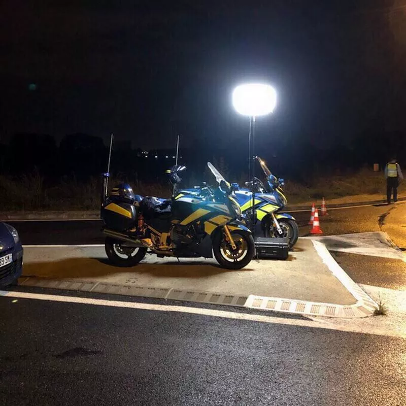 Iluminación de la policía y la gendarmería con globos Airstar