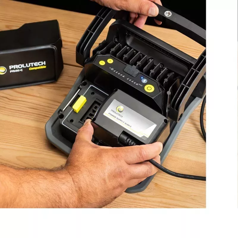 4000 lumens compatible rechargeable projector