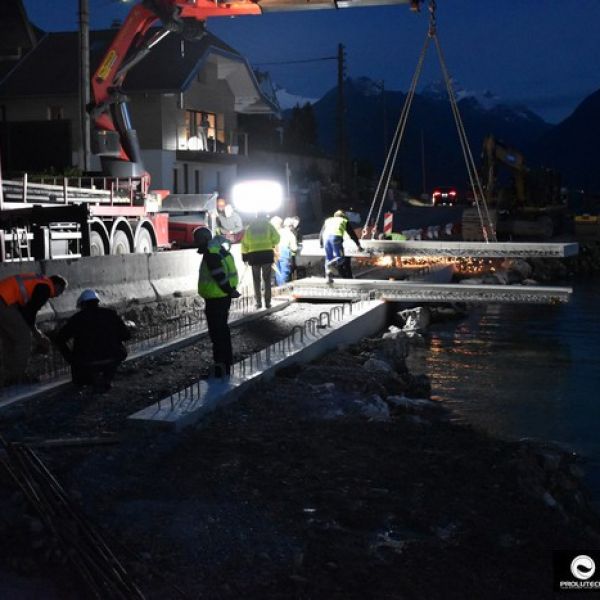 Eclairage chantier de génie civil sur pont par ballon éclairant Airstar Sirocco 2M par Prolutech