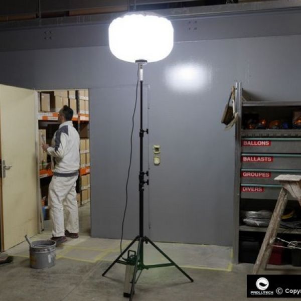 éclairage travaux de peinture par ballon éclairant LED Sirocco 2S TBT 48v 60w Industrie éclairage autonome sur batterie proposé par prolutech