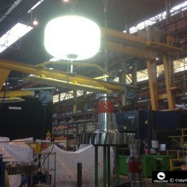 Ballon éclairant Airstar Sirocco 2M 2x1000w halogène installé par Prolutech pour un éclairage industriel